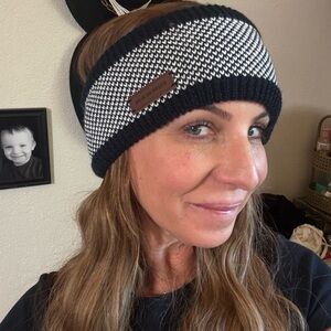 Knit Mammut Headband Ear Warmer - Black & White